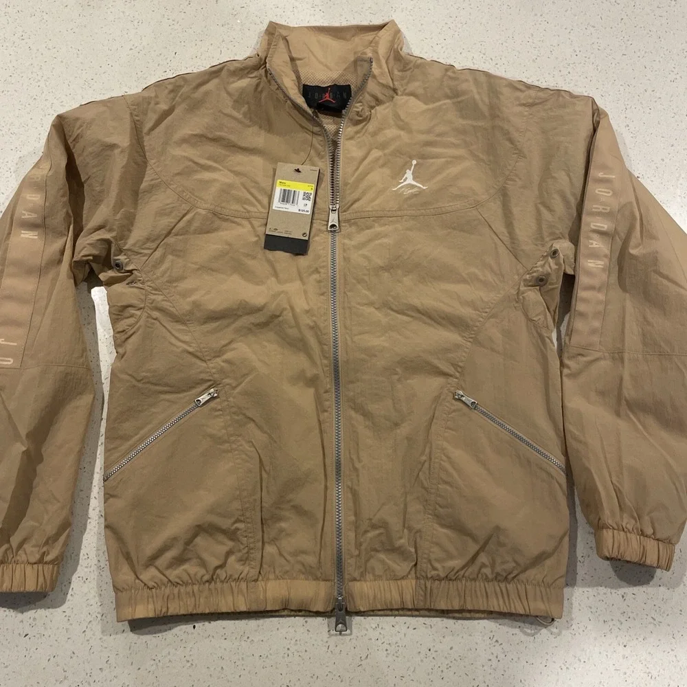 Jordan Essentials Men's‎ Warmup Jacket Hemp-Sail FB7294-200 Mens Size Small NWT